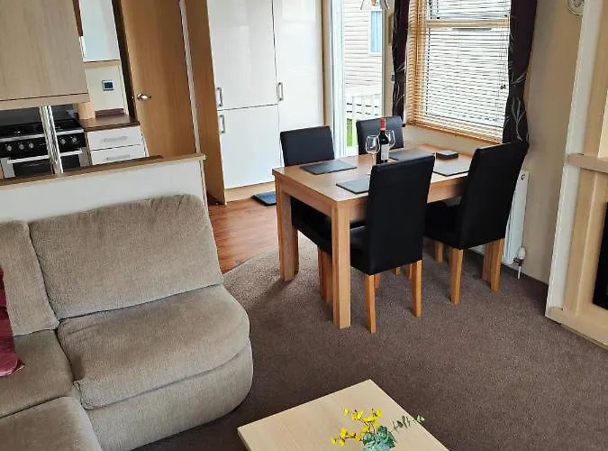 Holiday Home Sleeps Six Saint Leonards