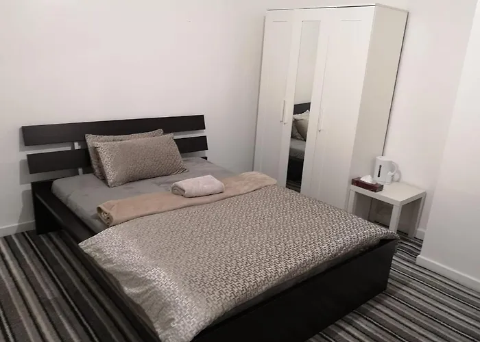 Hotel White House "Luton Airport"