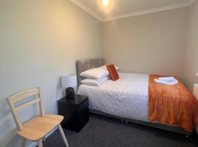 The Coral 66 Guest House Southampton