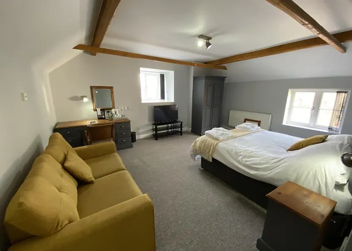 The Roade House Rooms