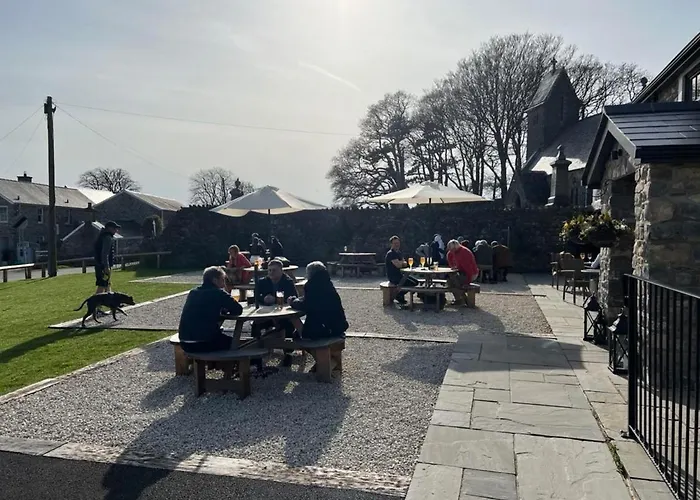 The White Lion Cowbridge Hotel