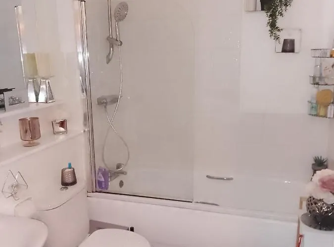 Bed And Breakfast Double Room Chester City Centre, Free Parking