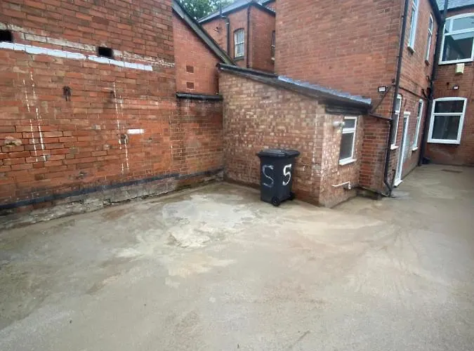 Luxury Fully Furnished Bedroom Leicester