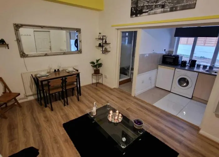 Cosy And Spacious Flat Close To Centre Birmingham