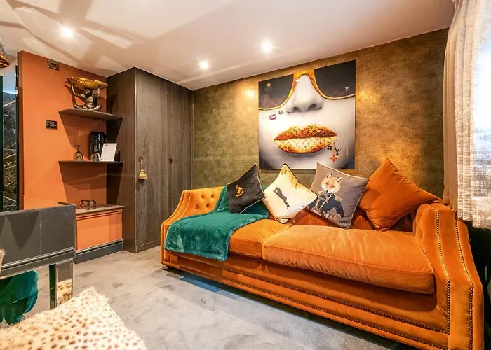 Funky Monk Hotel Epping