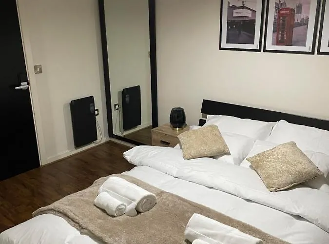 Luxury 1 Or 2 Bedroom Apartment Birmingham City Centre