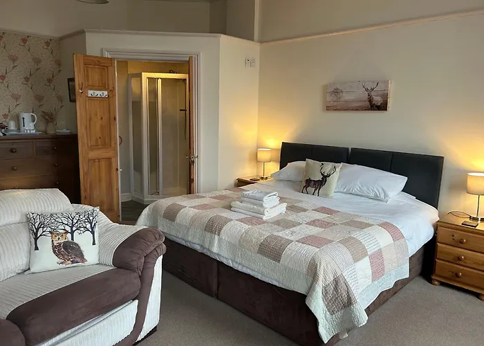 Khyber Mount Guest House Whitby