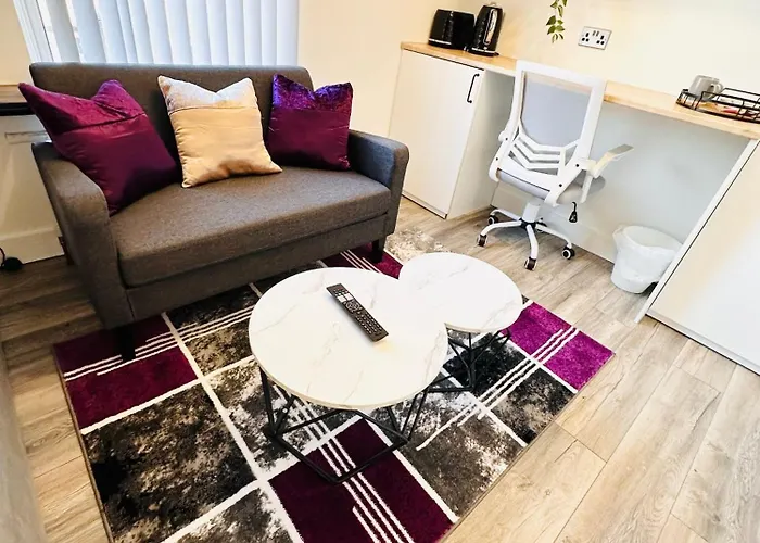 Comfortable Private En-Suite Room In Harborne Park Road - Birmingham R3