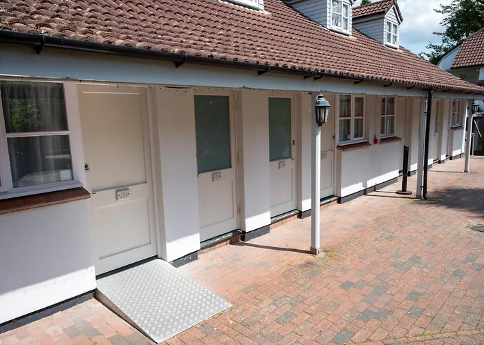 Cedars Inn By Greene King Inns Barnstaple
