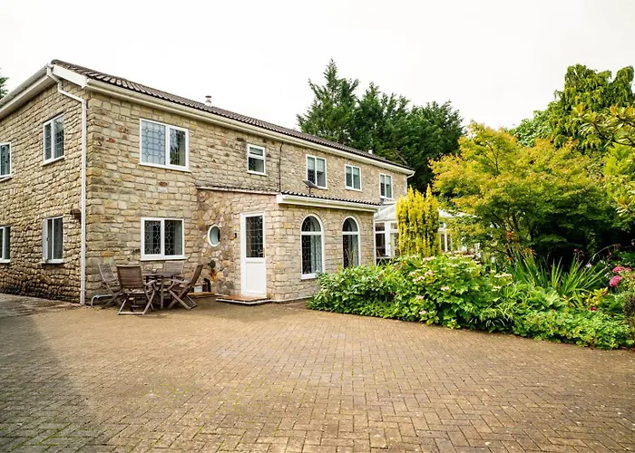 Hotel Luxurious Country Retreat In Winford