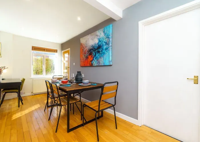 Hotel 4Br House | Wifi | Parking Bristol
