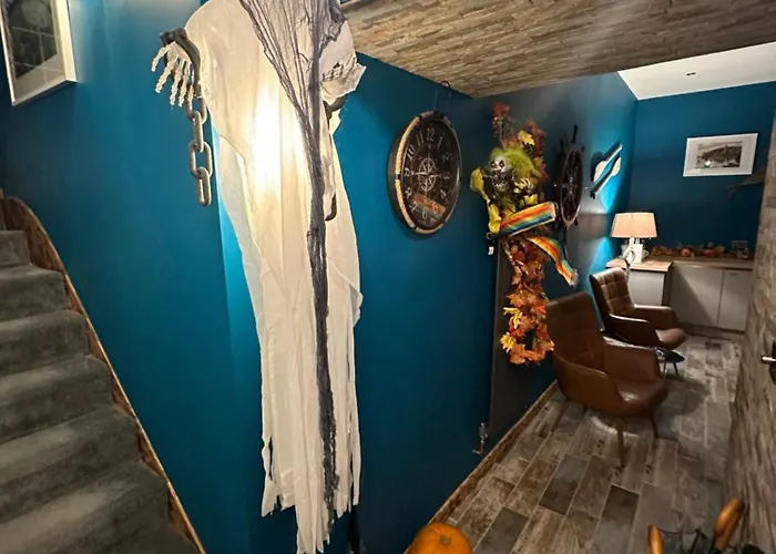 Island Lodge A Relaxed Boutique Stay Tucked Into Plymouth Historic Barbican Combining Spacious Modern Rooms With Warm Hospitality