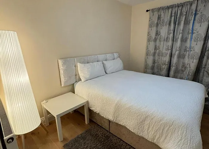 Hotel Shared House In Chakeshill Drive Bristol