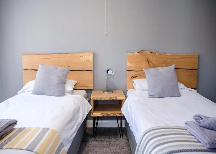 Mullions 51 B&B Street