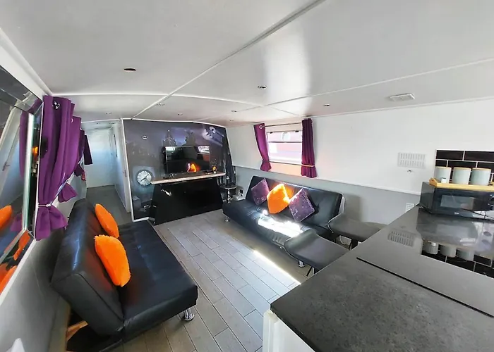 The Joker Boat Hotel Liverpool