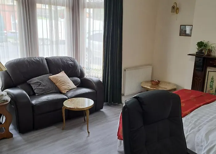 Single Bedroom Available - Train Station London Seven Kings Ilford