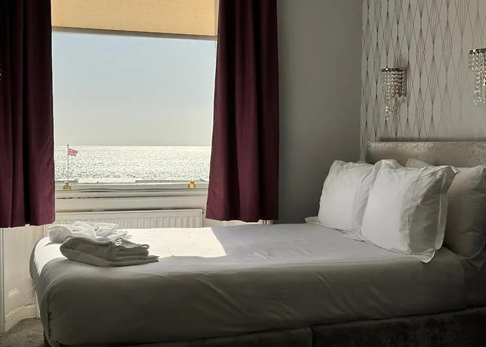 Marina Court Hotel Weymouth
