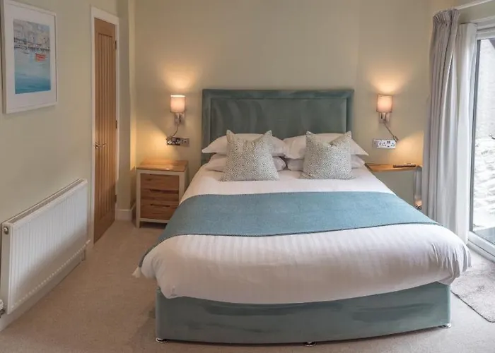 Waterfront House Bed & Breakfast Dartmouth
