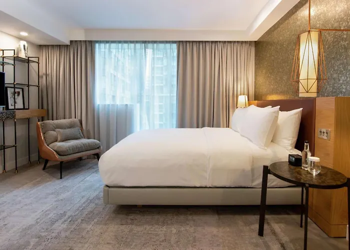 Lincoln Plaza Hotel London, Curio Collection By Hilton