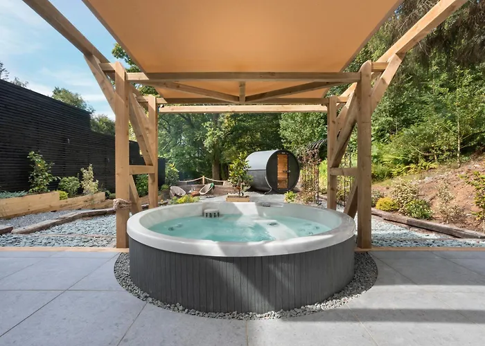 Aphrodites Group - Luxury Hot Tub Suites In Central Lake District! Bowness-on-Windermere