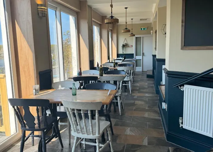 The Harbour Bar & Bistro Hotel Cemaes Bay