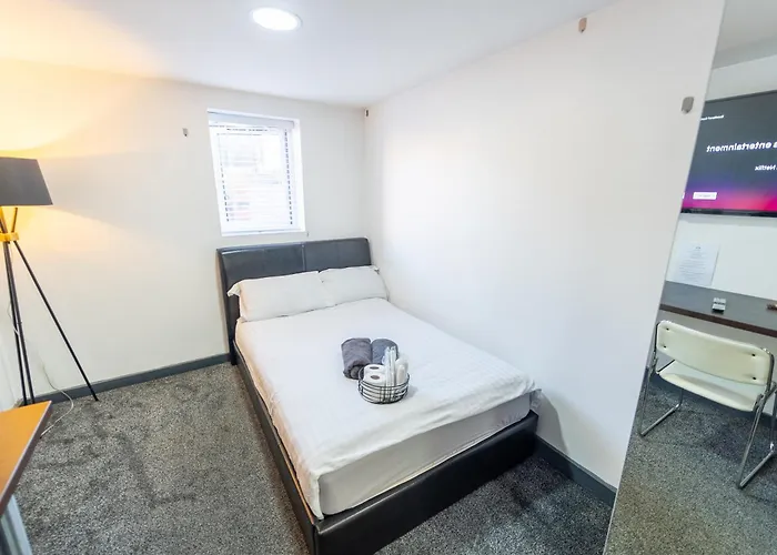 100 Dale Road Studios In Guest House Birmingham