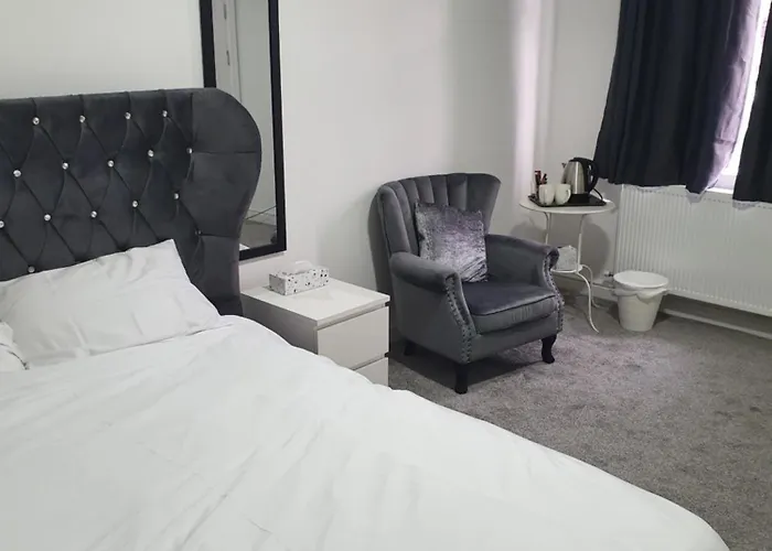 Beautiful Rooms Shaw St And Pine St Bury 