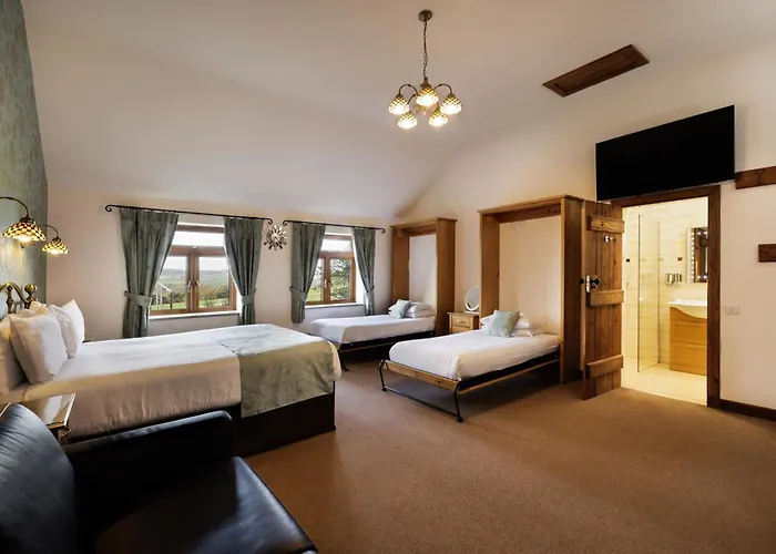 Heaton House Farm Bed & Breakfast Macclesfield