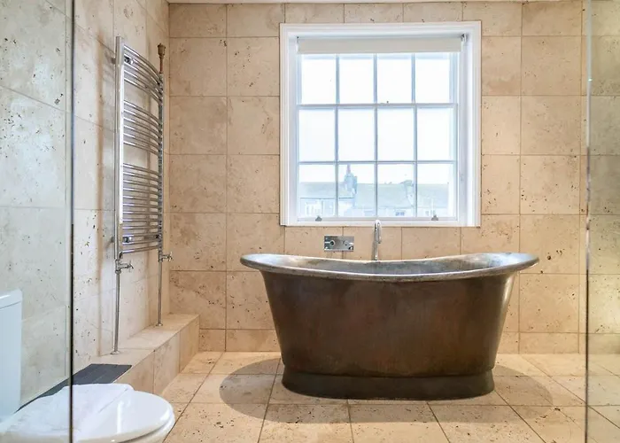 Host & Stay - Grafton Copper Hove