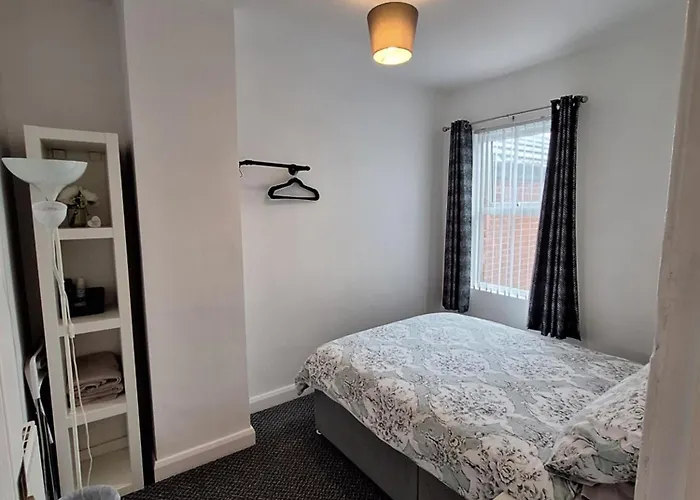 Private Room On Donegall Road In Central Belfast