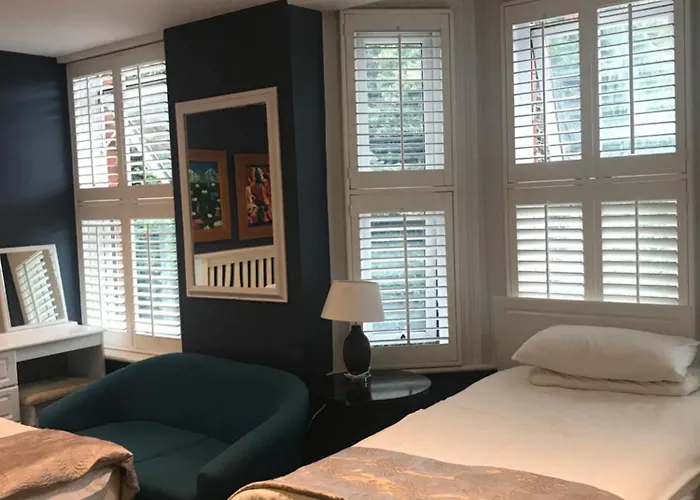 Acacia Villas Guest House Guildford