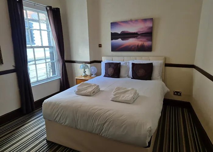 Phoenix Hotel Chard