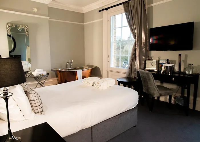 Poets House Hotel Ely