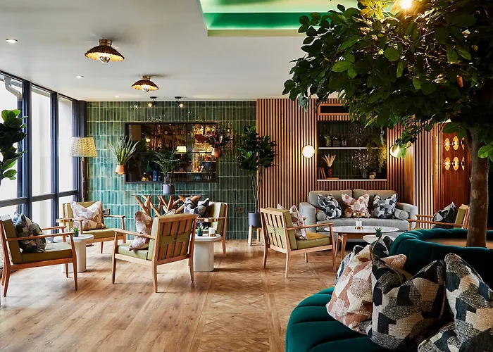 Burnham (Buckinghamshire) Hotels