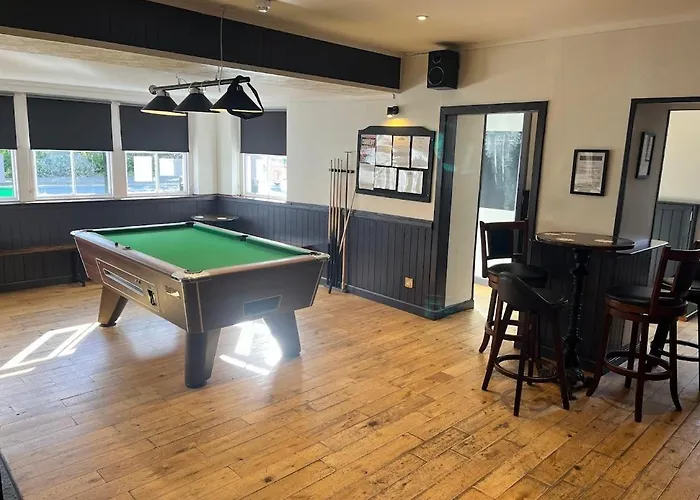 Evanton Hotels