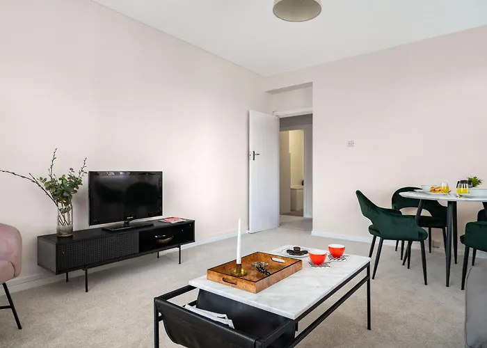 Dolphin House Serviced Apartments London