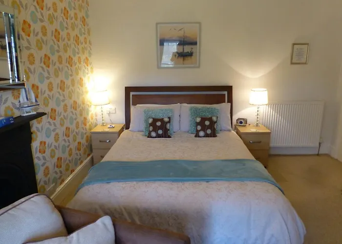 Bryn Derwen Guest House Conwy