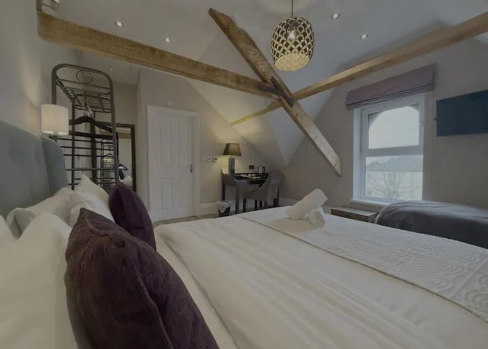 Number One Hundred Bed And Breakfast Cardiff