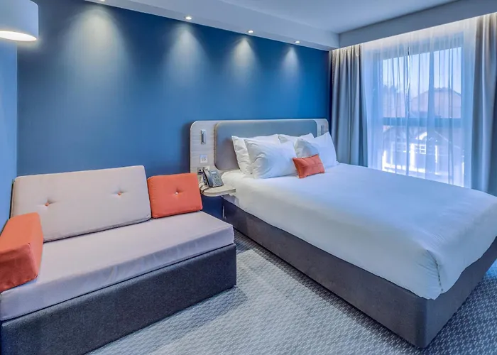 Holiday Inn Express - Fleet By Ihg