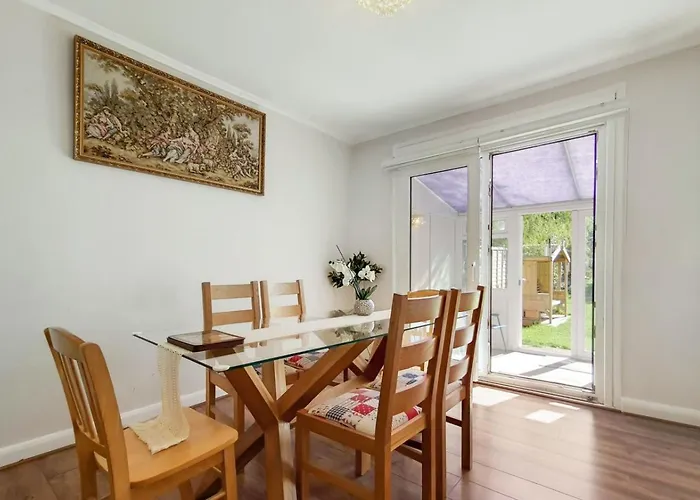 Eejs Charming London 6 Bedroom Home - With Large Garden