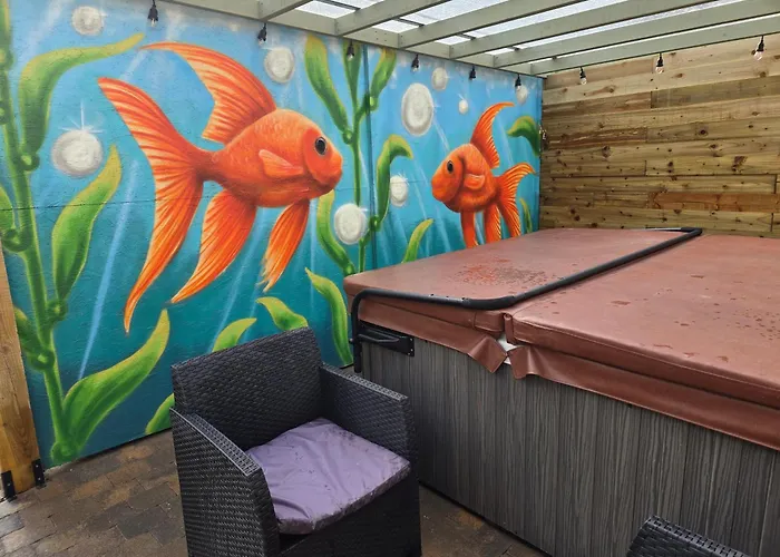 Private Eden Rose Cottage Hot-Tub Jacuzzi Morecambe-Bay