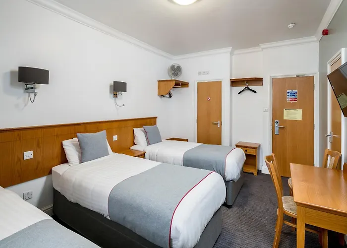 Hotel Oyo Townhouse New England, London Victoria