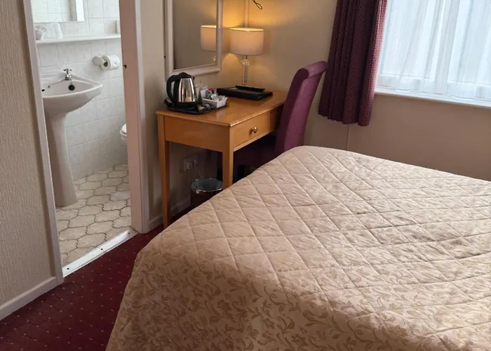 Adelaide House Hotel - Opposite Winter Gardens, Town Centre Blackpool