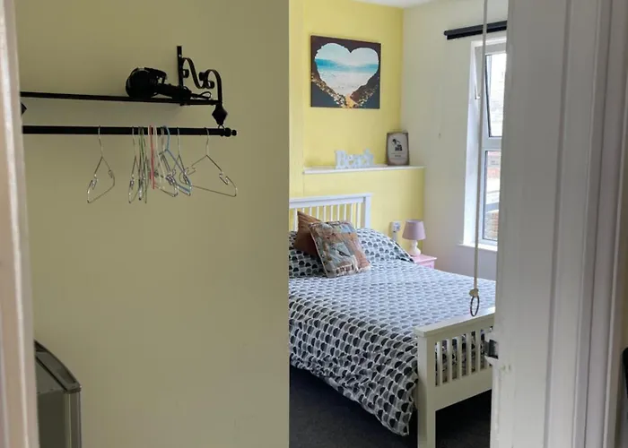 Henrys On The Prom Bed & Breakfast Great Yarmouth