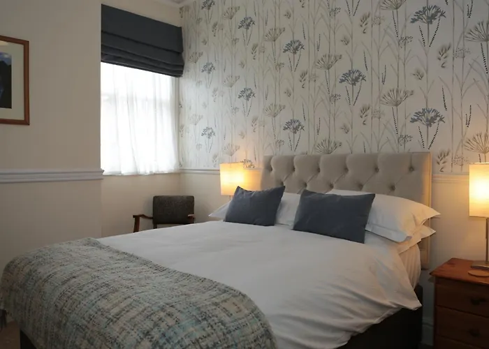 Bed and Breakfast The Waves Scarborough
