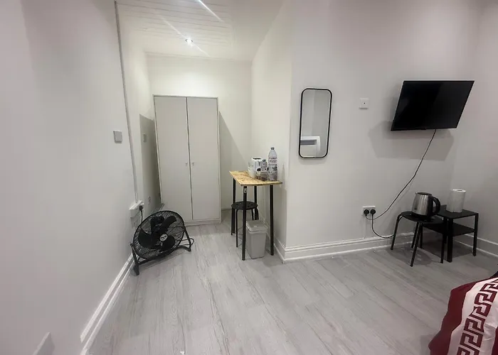 Y2 Rest House Ltd London