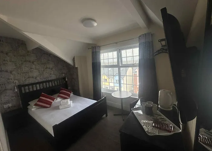 The Shores Hotel, Central Blackpool