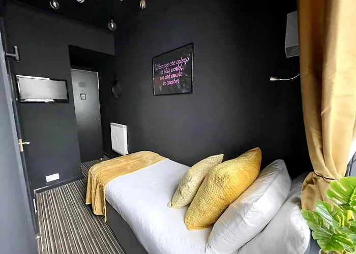 Blue Skye Guest House 8 Hove