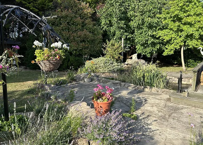 Woodpaddock Bed & Breakfast March