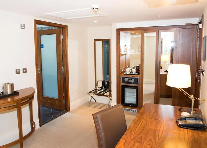 Best Western Plus Moat House Reading Wokingham